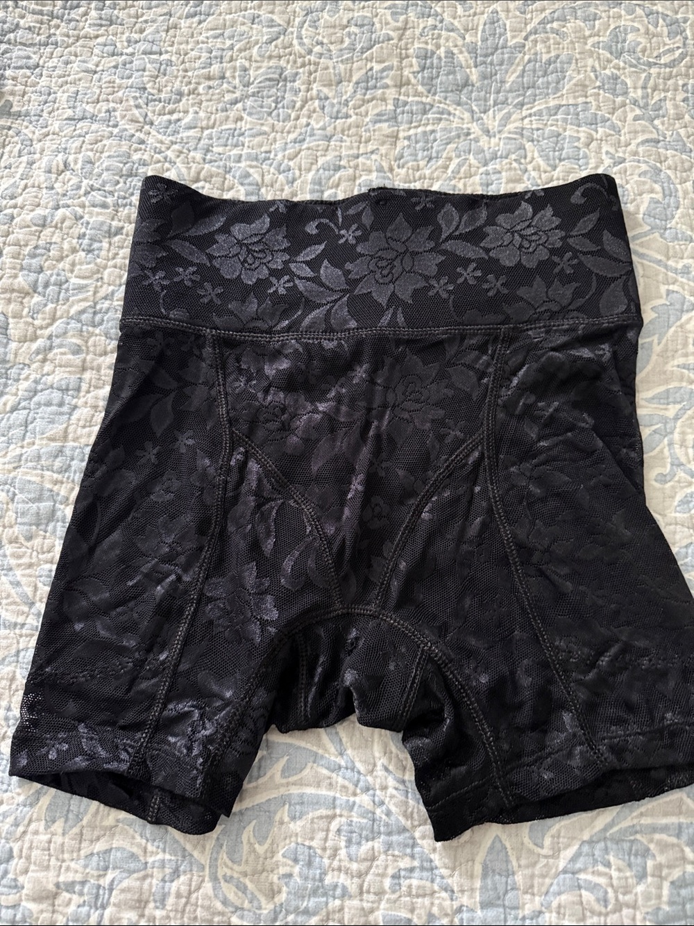 High-Waist Black Floral Shaping Shorts
